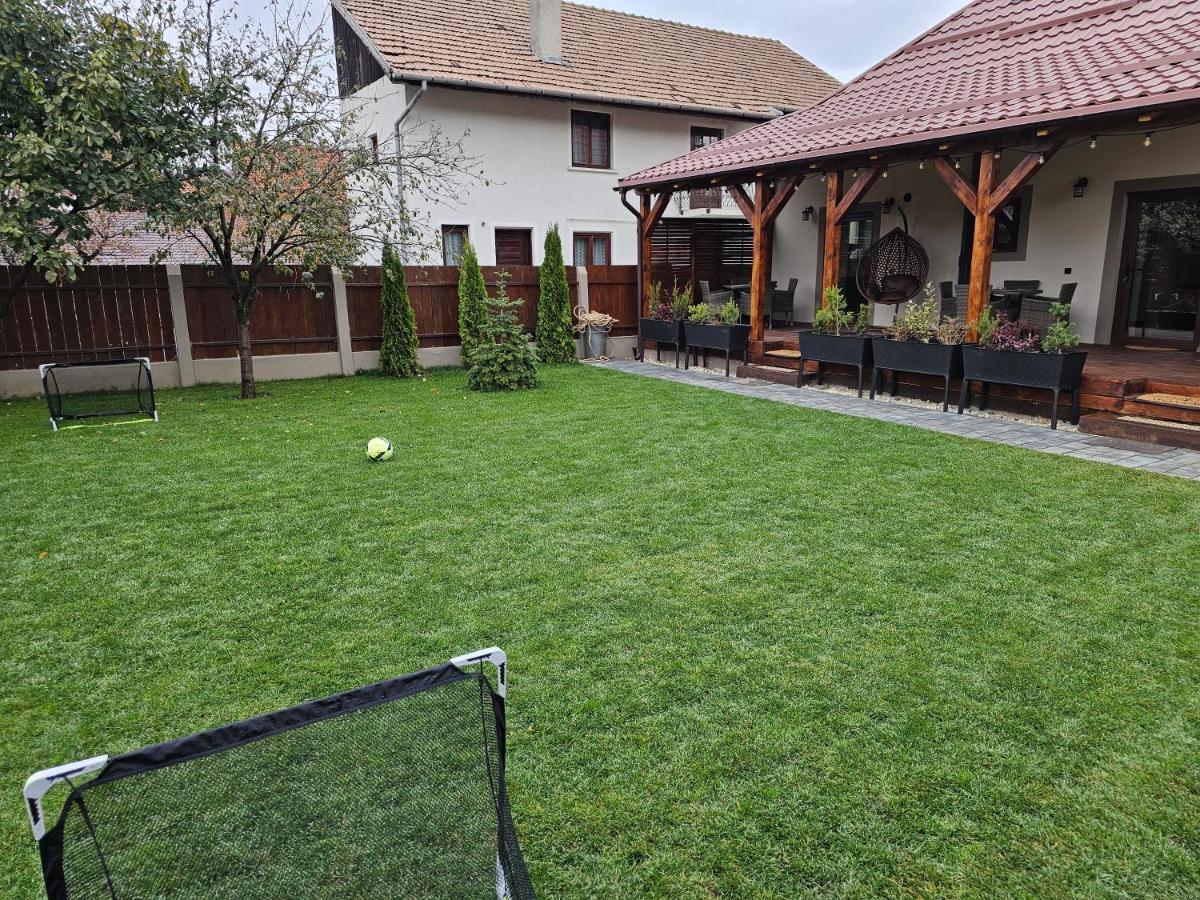 Arbor Inn Braşov Buitenkant foto