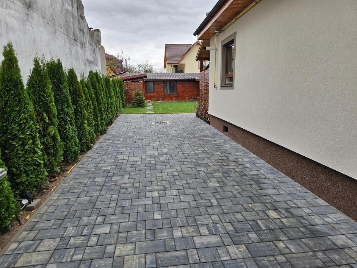 Arbor Inn Braşov Buitenkant foto