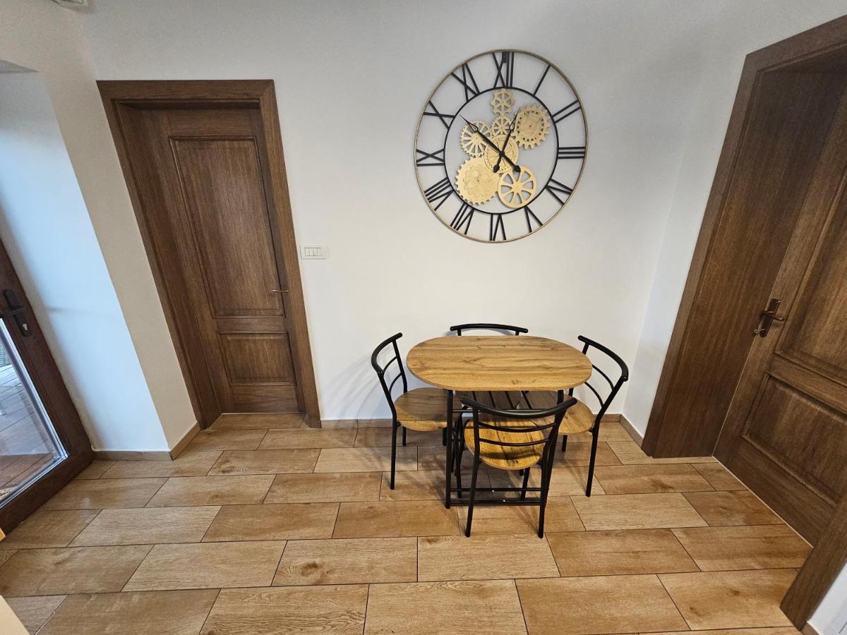 Arbor Inn Braşov Buitenkant foto