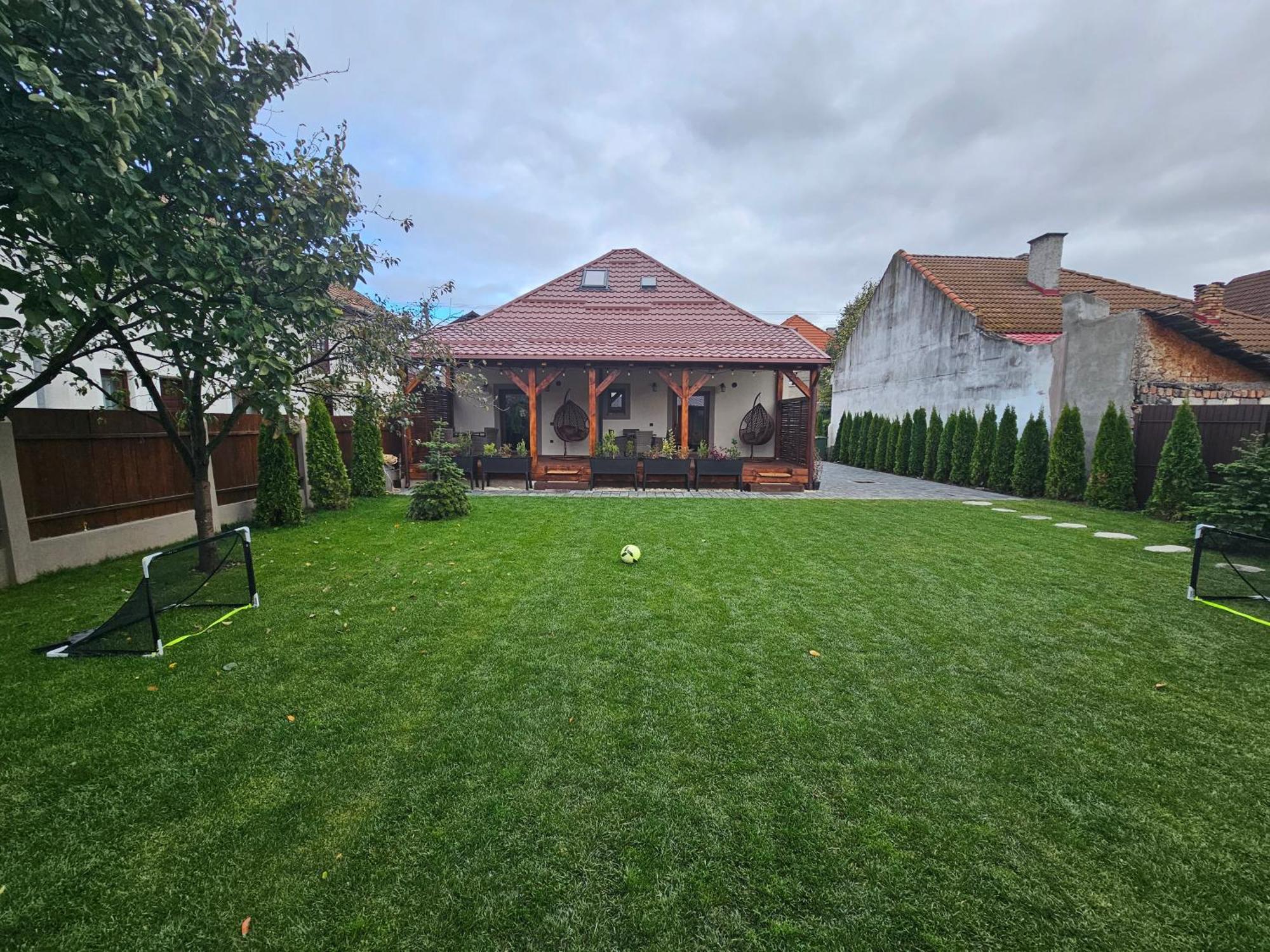 Arbor Inn Braşov Buitenkant foto